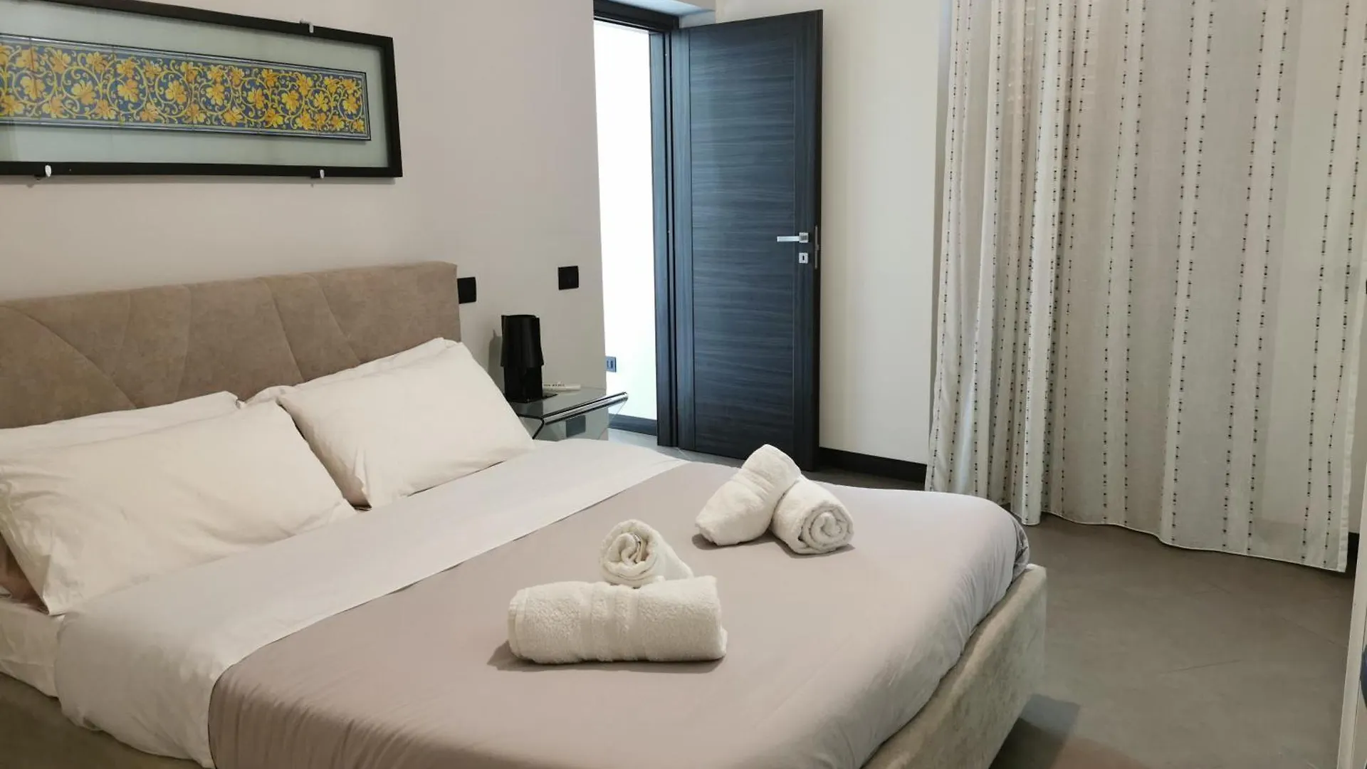 Ponticello Apartments Palermo Italia